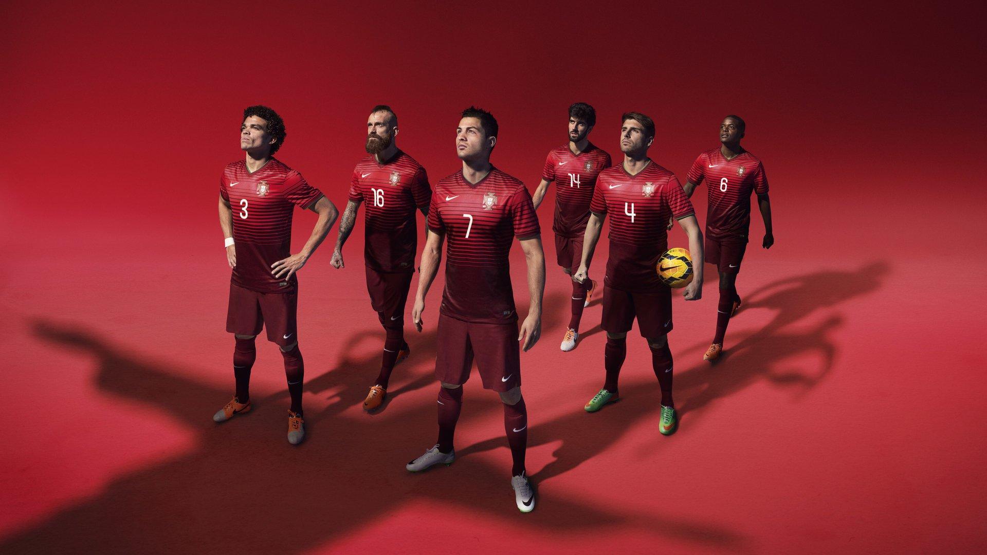 欧冠巅峰夜诺坎普群星云集 欧足联主席与足坛巨头齐聚巴萨巴黎对决