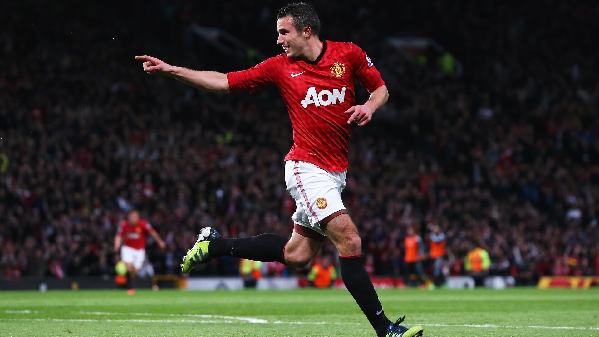 米兰传奇再演大师级掌控，四十岁金球先生领衔红黑军团关键胜利