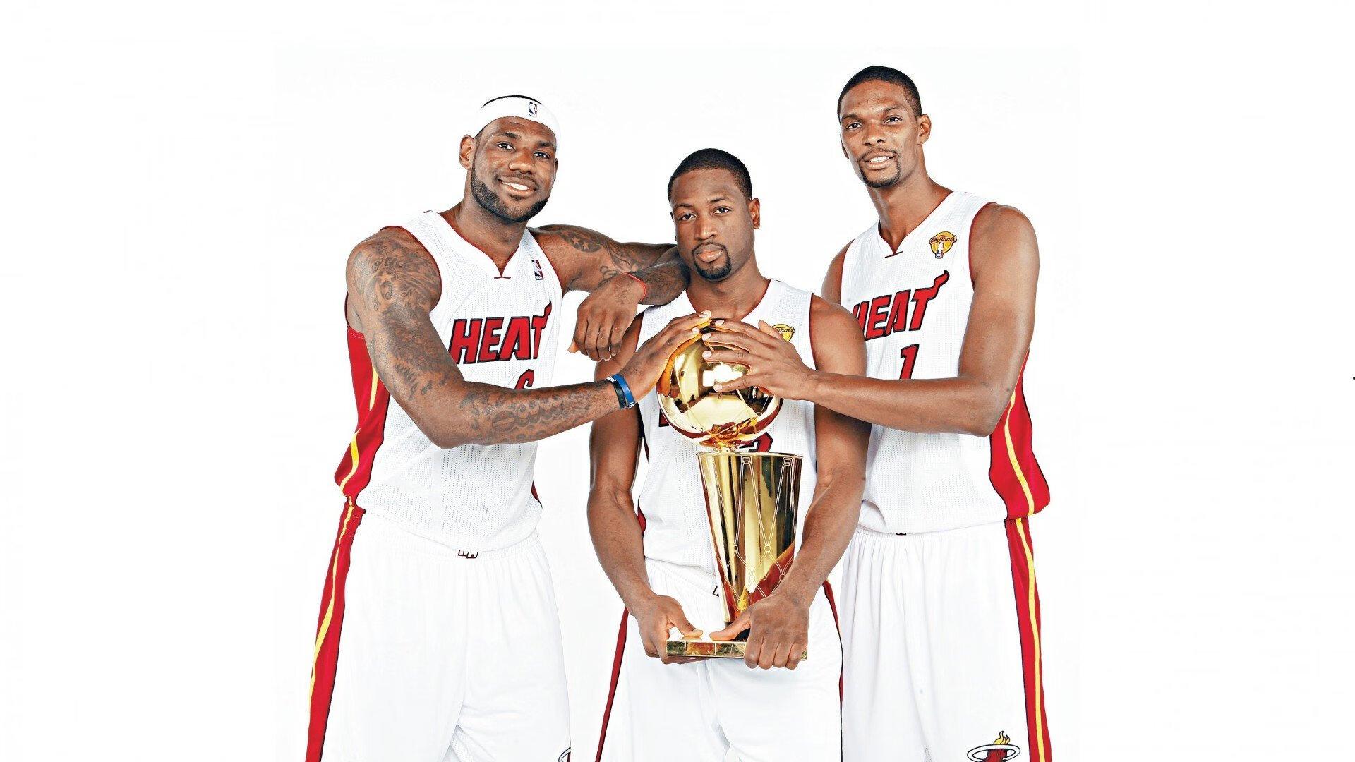 阿莫林坚持三后卫阵型，曼联重夺奖杯的战术密钥？